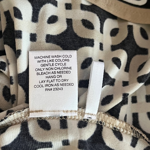 New York & Company Neutral Geometric Dress with Key-Hole – Size XL - Picture 4 of 6